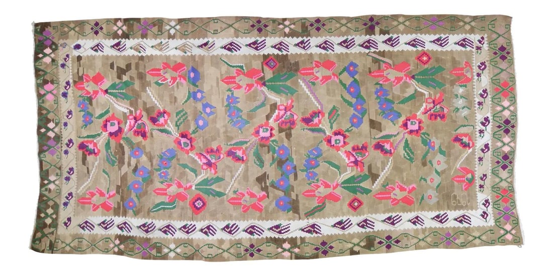 6x12 Wool Anatolian Kilim Rug with Floral Motif and Natural Colors: 6x12 Wool Anatolian Kilim Rug with Floral Motif and Natural Colors This vintage Turkish Anatolian kilim is a hand-woven rug crafted with natural colors and a fine weave. Featuring a floral design, it 