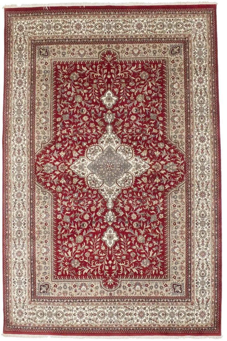 Hand-Knotted Wool Area Rug 6'5 x 9'9 Floral Pattern from India: Hand-Knotted Wool Area Rug 6'5 x 9'9 Floral Pattern from India This is an extra fine handmade wool oriental rug featuring a classic floral design. Crafted in India using a hand-knotted technique, the 
