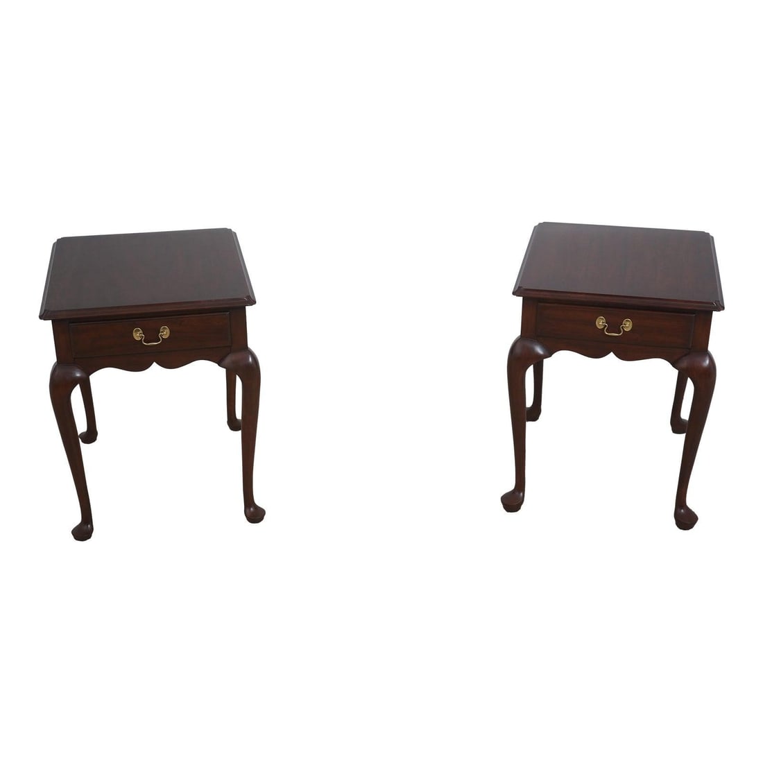 Henkel Harris Cherry Queen Anne Lamp Tables Pair: Henkel Harris Cherry Queen Anne Lamp Tables Pair This pair of Henkel Harris lamp tables features classic Queen Anne styling with elegant cut corner tops, Queen Anne legs, and pad feet. Each table is c