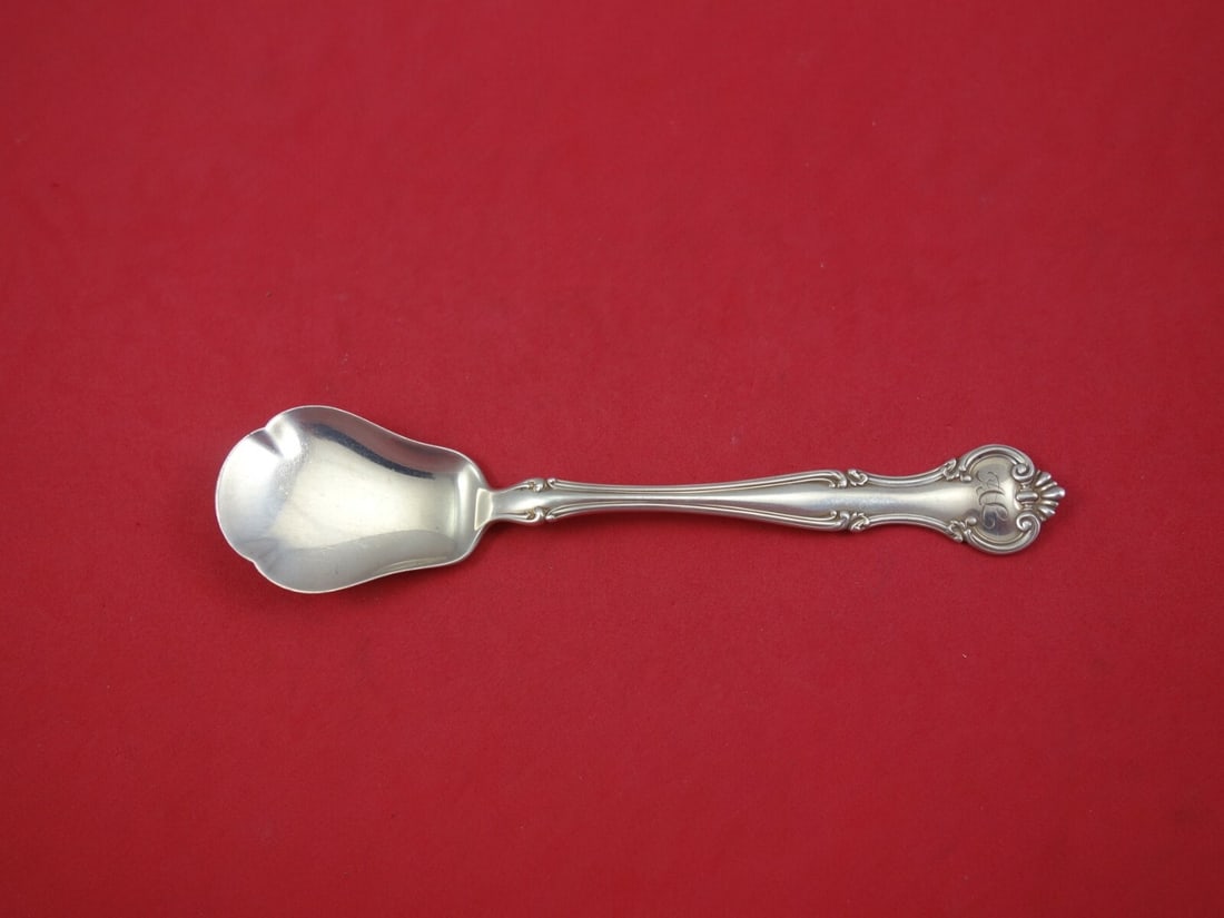 Gorham Cromwell sterling silver ice cream spoon 5 5/8 inch: Gorham Cromwell sterling silver ice cream spoon 5 5/8 inch Sterling silver ice cream spoon in the Cromwell pattern by Gorham. This original heirloom piece dates to the 1900-1940 period and was made in