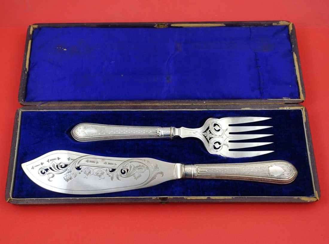 Sheffield Crystal Palace 2pc Silverplate Fish Serving Set in Box: Sheffield Crystal Palace 2pc Silverplate Fish Serving Set in Box Enhance your dining experience with this exquisite Crystal Palace Fish Serving Set by Sheffield, crafted between 1850 and 1899. This el