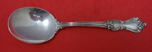 Reed & Barton Marlborough Sterling Silver Gumbo Soup Spoon 7 1/8": Reed & Barton Marlborough Sterling Silver Gumbo Soup Spoon 7 1/8" Presenting the Marlborough pattern gumbo soup spoon by Reed & Barton, crafted from high-quality sterling silver. This elegant spoon me