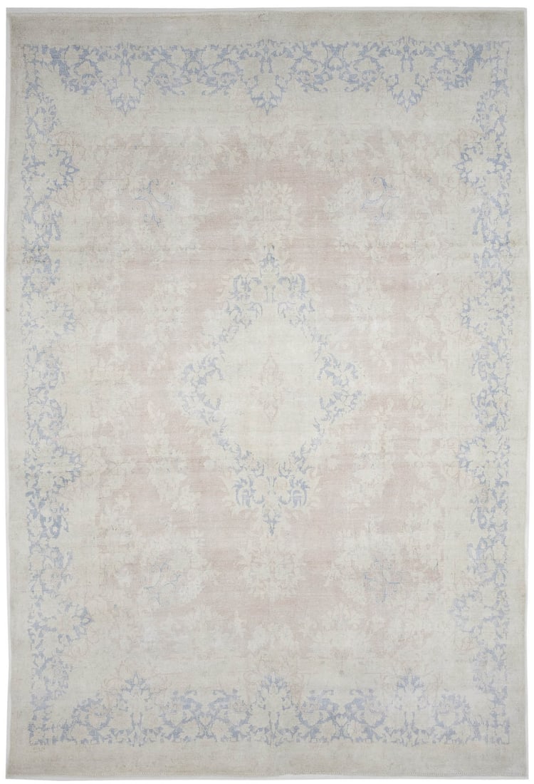 Hand Knotted Wool Oriental Area Rug 9X14 Distressed Floral: Hand Knotted Wool Oriental Area Rug 9X14 Distressed Floral A hand-knotted wool area rug in a traditional vintage style, featuring a floral pattern with muted colors including rusty peach, blue, cream,