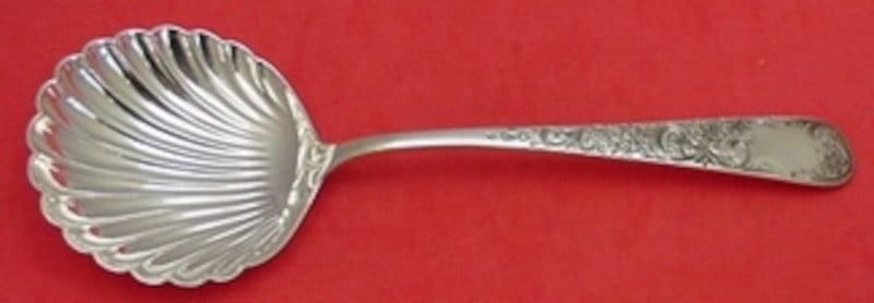 Kirk Old Maryland Engraved Sterling Berry Spoon Shell Bowl 9 1 4: Kirk Old Maryland Engraved Sterling Berry Spoon Shell Bowl 9 1 4 This vintage sterling silver berry spoon features the Old Maryland Engraved pattern by Kirk, crafted in the United States between 1900 