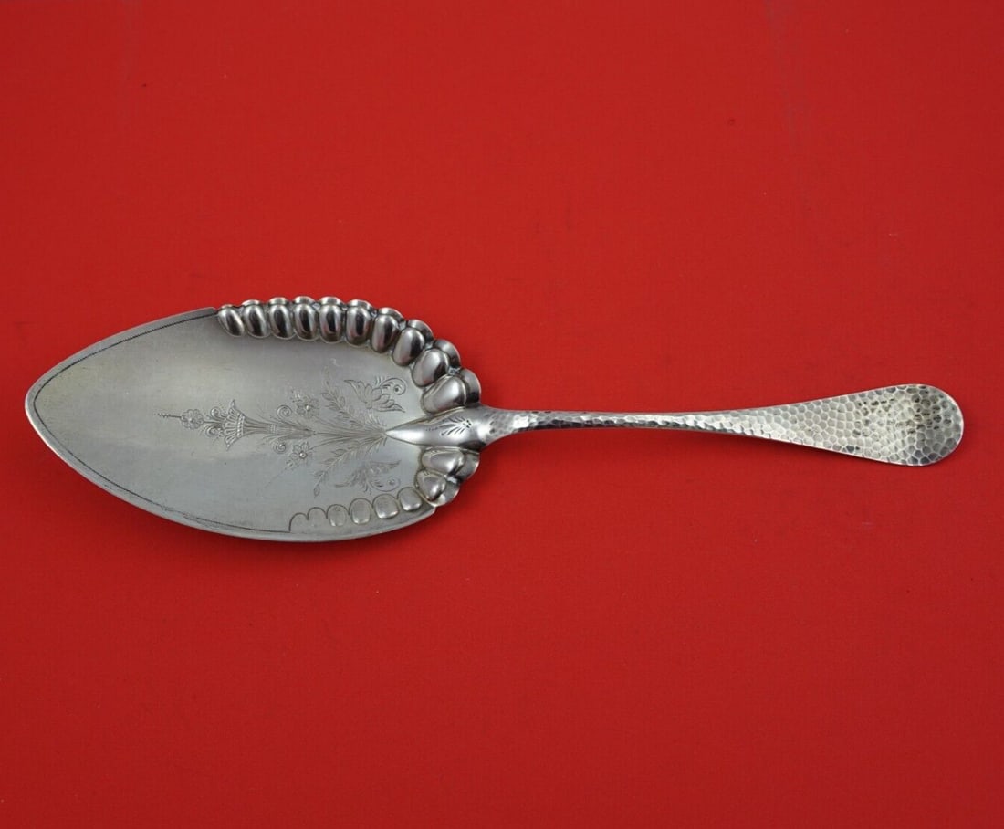 Wood and Hughes Sterling Silver Ruffled Hammered Pie Server 10 1/4" (1 of 3)