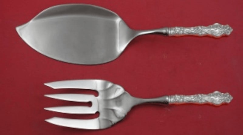 Wallace Irian Sterling Silver Salmon Serving Set 2pc Art Nouveau: Wallace Irian Sterling Silver Salmon Serving Set 2pc Art Nouveau Enhance your dining experience with the exquisite Irian Salmon Serving Set by Wallace. This elegant 2-piece set, crafted from sterling 
