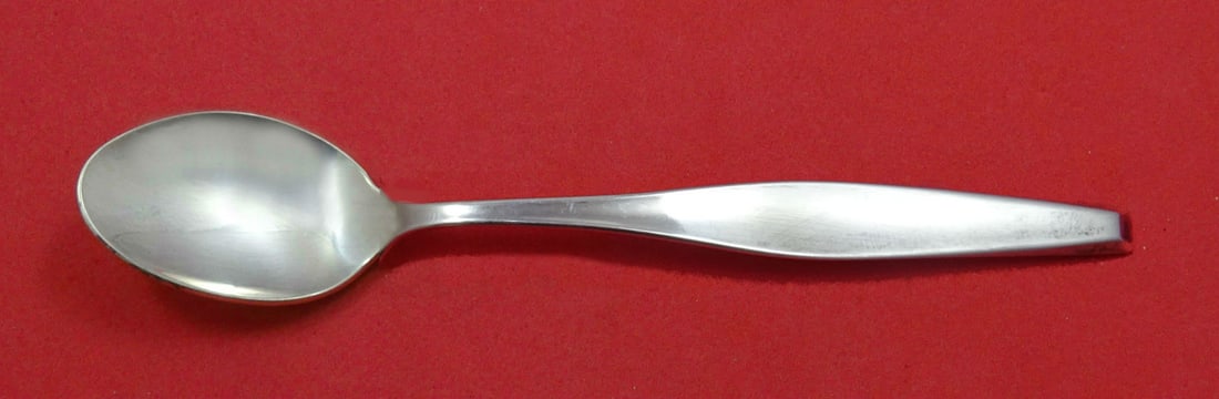 Gorham Classique Sterling Silver Infant Feeding Spoon 5 3/4 Custom Made: Gorham Classique Sterling Silver Infant Feeding Spoon 5 3/4 Custom Made This exquisite infant feeding spoon is a custom-made piece from the Classique pattern by Gorham. Crafted from high-quality sterl