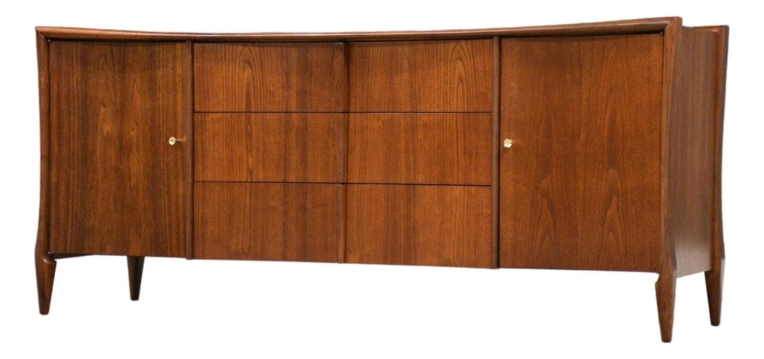 1960s Walnut Mid Century Modern Sculpted Dresser 9 Drawers: 1960s Walnut Mid Century Modern Sculpted Dresser 9 Drawers This stunning mid-century modern dresser features nine spacious drawers, expertly crafted from walnut with intricate sculpted details. The dr