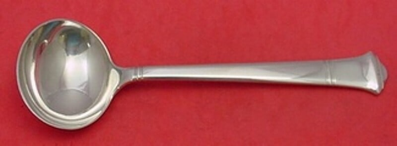 Tiffany & Co Windham Sterling Silver Gravy Ladle Vintage 7 7/8 Inch: Tiffany & Co Windham Sterling Silver Gravy Ladle Vintage 7 7/8 Inch This exquisite vintage gravy ladle from Tiffany & Co. features the elegant Windham pattern. Crafted from high-quality sterling silve