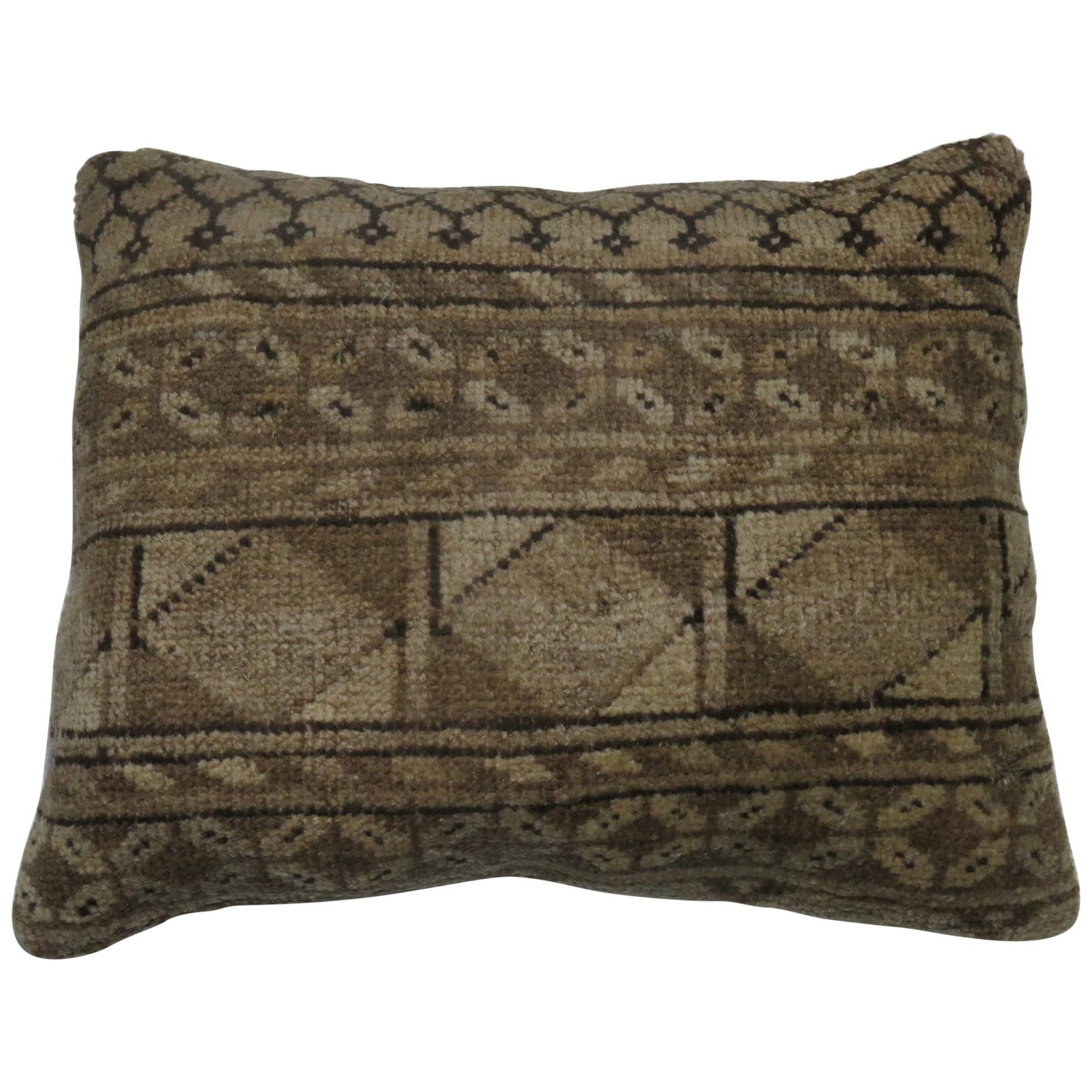 Ersari Tribal Wool Lumbar Pillow 16 x 20 in: Ersari Tribal Wool Lumbar Pillow 16 x 20 in This pillow is crafted from an early 20th-century antique Ersari rug, featuring a tribal design. The front is made from wool, while the back is constructed 
