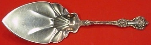 Whiting King Edward Sterling Silver Pie Server 9 7/8" Monogrammed: Whiting King Edward Sterling Silver Pie Server 9 7/8" Monogrammed Serve your favorite desserts with elegance using this King Edward Pie Server by Whiting. Crafted from high-quality sterling silver, th