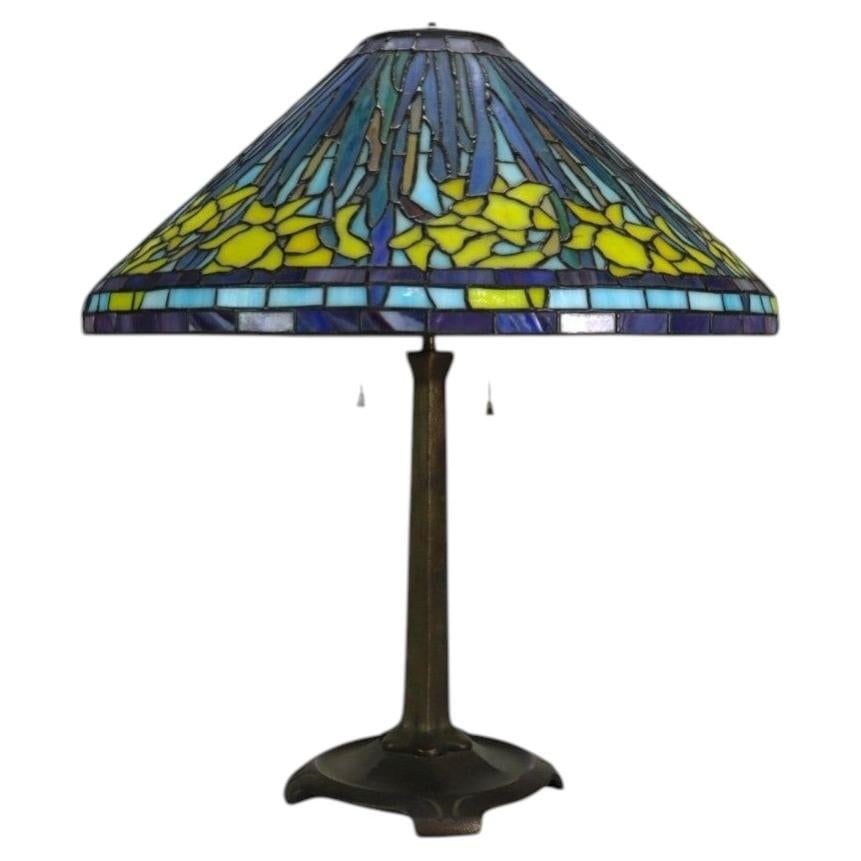 Daffodil Motif Leaded Glass Table Lamp in the Style of Tiffany (1 of 15)