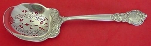 Gorham Royal Oak Sterling Silver Pea Spoon 8 3/4" Oak Leaves Acorns: Gorham Royal Oak Sterling Silver Pea Spoon 8 3/4" Oak Leaves Acorns This exquisite serving spoon is part of the Royal Oak pattern by Gorham, crafted from high-quality sterling silver. The spoon featur