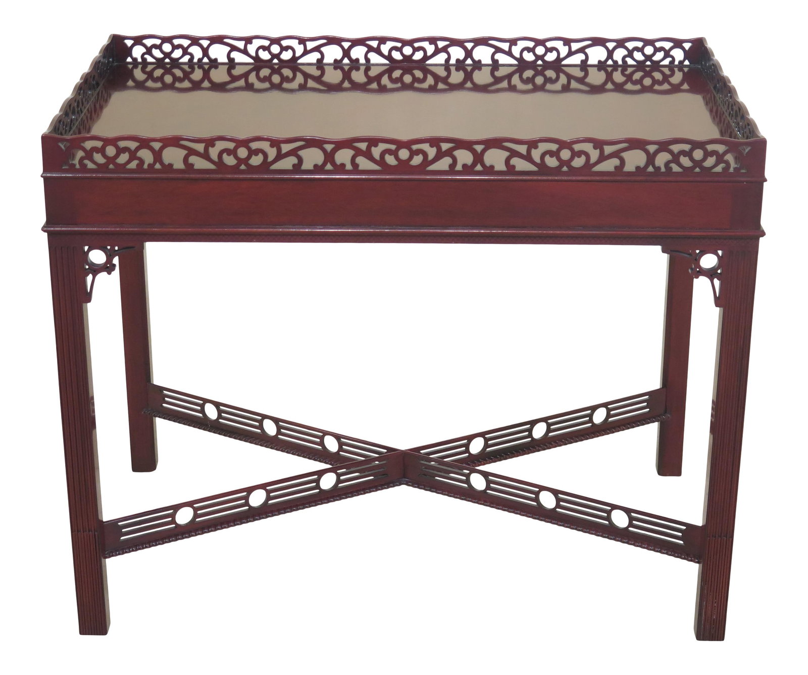 Kindel Winterthur Chippendale Mahogany Tea Table 18th Century Design: Kindel Winterthur Chippendale Mahogany Tea Table 18th Century Design This exquisite Chippendale tea table from the Kindel Winterthur Collection showcases a timeless design, embodying the elegance of 1