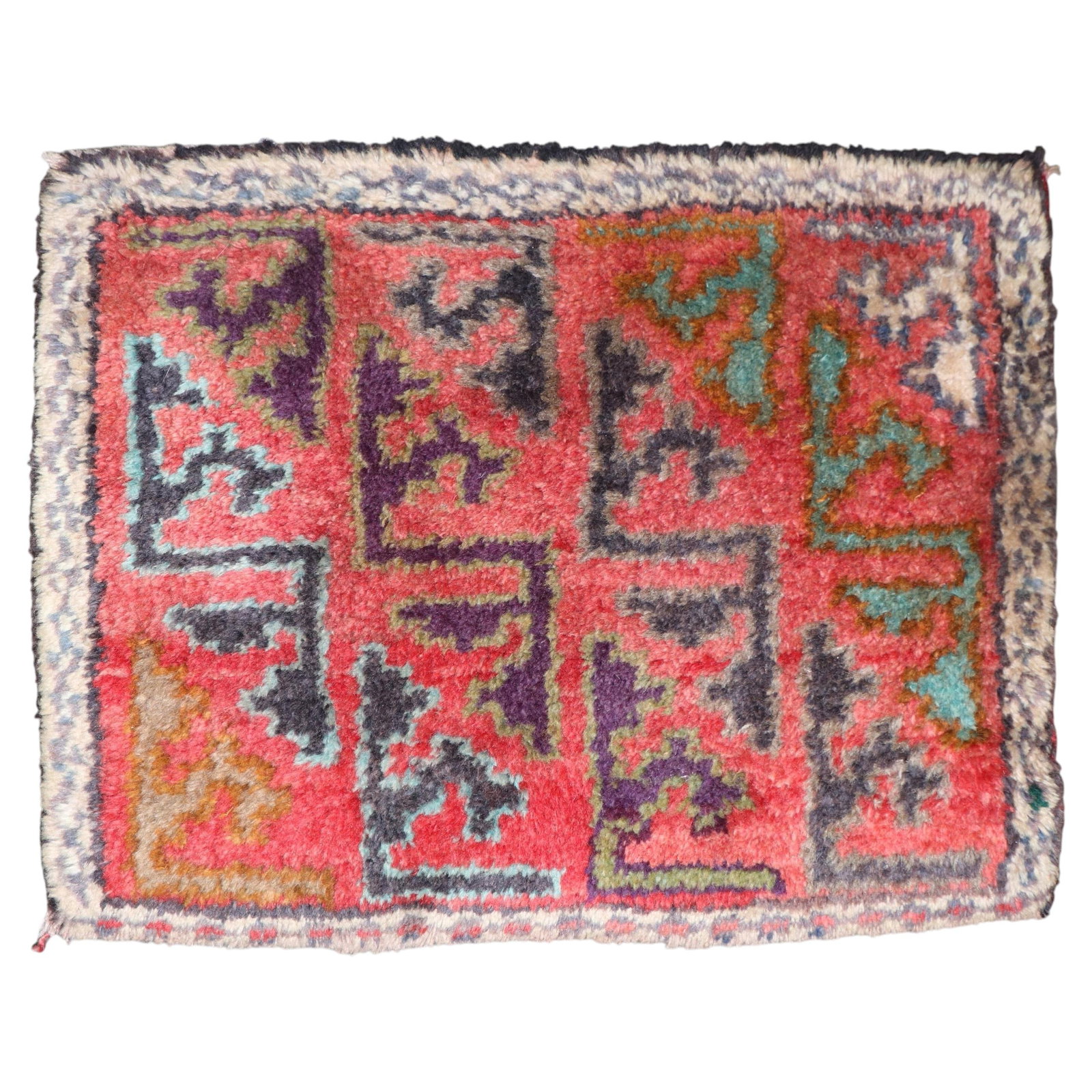 Early 20th Century Bergama Turkish Wool Rug 1'6 x 1'11: Early 20th Century Bergama Turkish Wool Rug 1'6 x 1'11 This early 20th-century Bergama rug from Turkey features a distinctive tribal design and is hand-woven from wool. Originating from the Bergama di