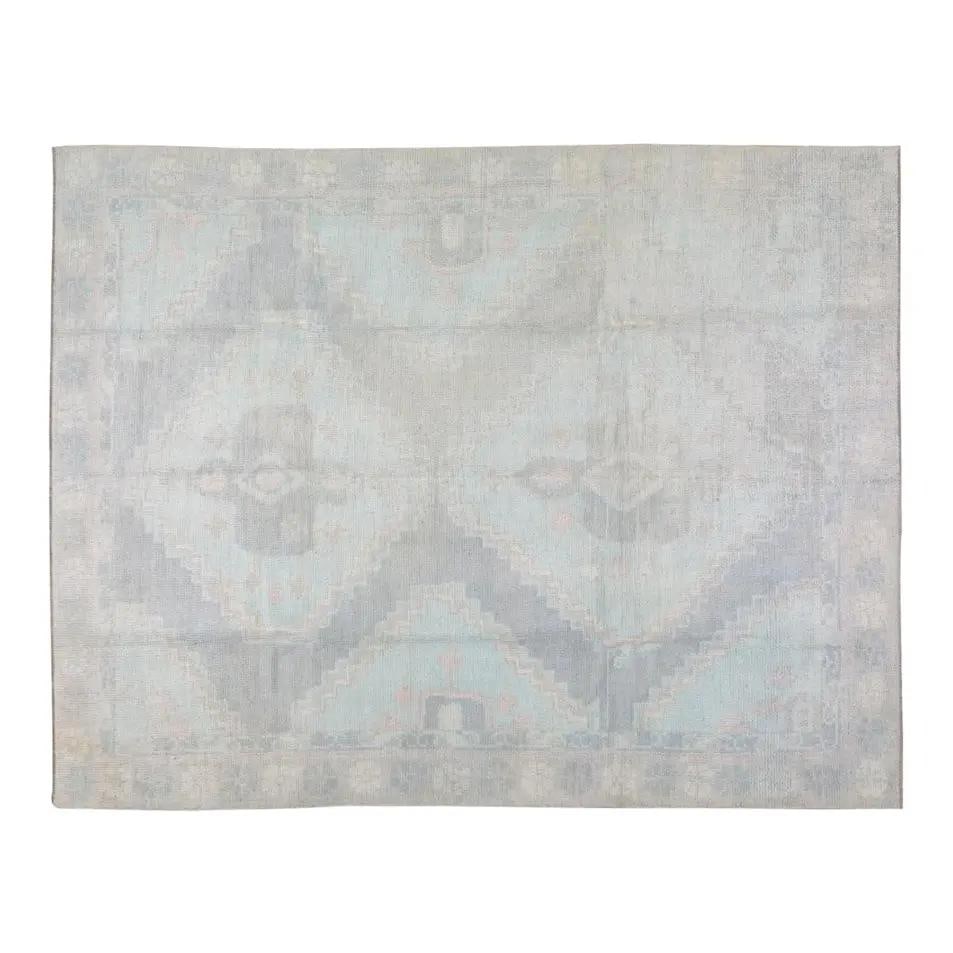 Hand-Knotted Wool Oushak Style Rug 8x10'3 Gray Modern Traditional: Hand-Knotted Wool Oushak Style Rug 8x10'3 Gray Modern Traditional This hand-knotted Oushak wool rug is crafted using traditional rug-making techniques, combining timeless artistry with a modern design