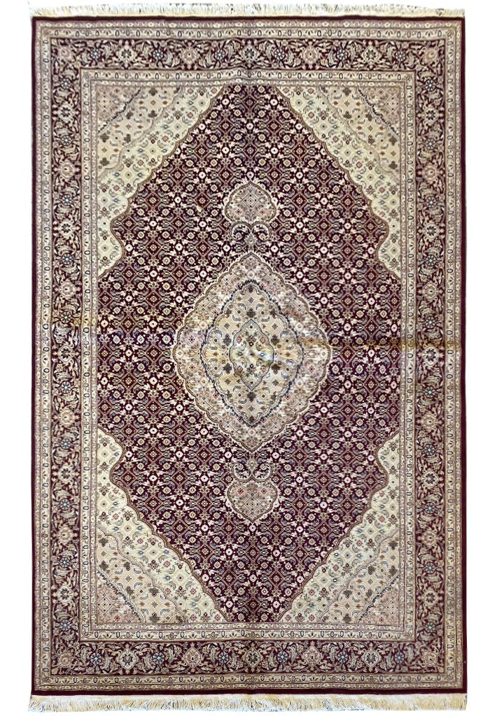 5.9 x 8.9 Handmade Fine Wool Silk Tabriz Mahi Rug: 5.9 x 8.9 Handmade Fine Wool Silk Tabriz Mahi Rug Free continental US Shipping This exquisite handmade Tabriz Mahi rug features a luxurious blend of fine wool and silk, measuring 5.9 x 8.9 feet. With 