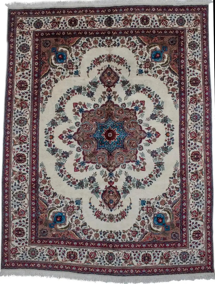 Vintage Hand-Knotted Wool Area Rug 9'7 x 13'0 Classic Floral Pattern: Vintage Hand-Knotted Wool Area Rug 9'7 x 13'0 Classic Floral Pattern This handmade wool Oriental area rug features a classic vintage floral design with an ivory base complemented by red, blue, grey, g