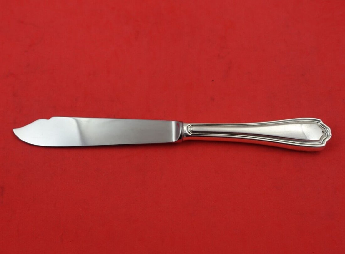 Reed and Barton Hepplewhite Sterling Silver Fish Knife 8 3/4": Reed and Barton Hepplewhite Sterling Silver Fish Knife 8 3/4" This exquisite fish knife, crafted by Reed & Barton, features the elegant Hepplewhite pattern. Made from high-quality sterling silver, it 