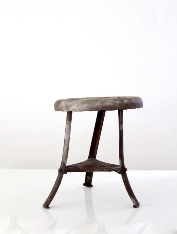 Vintage Metal Tripod Milking Stool 1930s 1940s Farmhouse Accent (1 of 5)