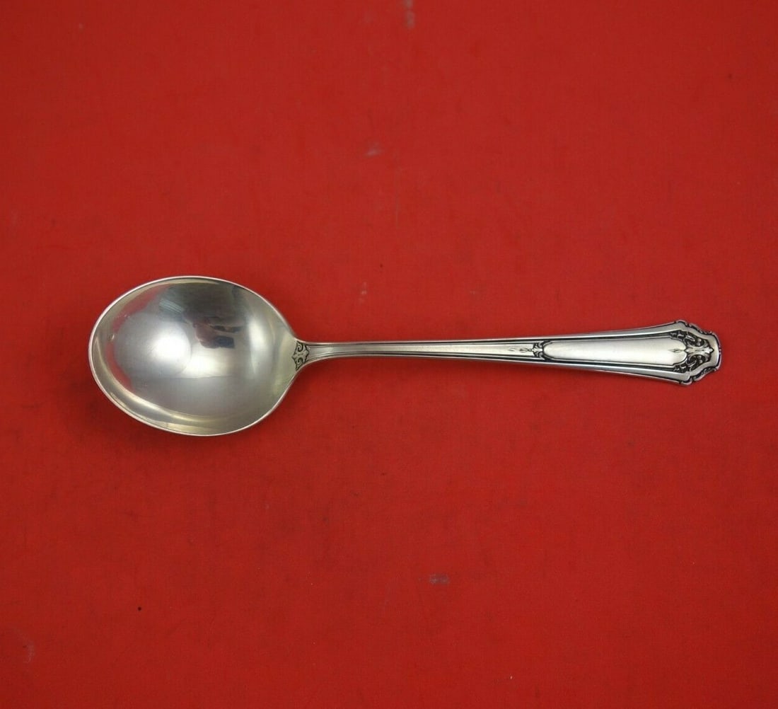 Wallace Princess Anne Sterling Silver Cream Soup Spoon 6 5/8 Vintage: Wallace Princess Anne Sterling Silver Cream Soup Spoon 6 5/8 Vintage This vintage cream soup spoon from the Princess Anne pattern by Wallace is crafted from high-quality sterling silver, reflecting th