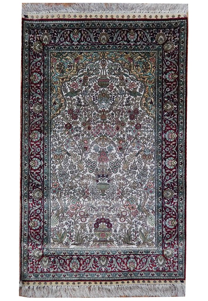 2.6 x 4 Fine Silk Rug Love Birds Hand-Knotted Ivory: 2.6 x 4 Fine Silk Rug Love Birds Hand-Knotted Ivory Free continental US Shipping Enhance your living space with this stunning 2.6 x 4 Fine Silk Rug featuring a delicate Love Birds design atop an ornat