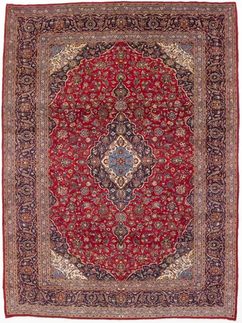 Vintage Handmade Oriental Floral Wool Area Rug 10 x 13 ft: Vintage Handmade Oriental Floral Wool Area Rug 10 x 13 ft Enhance your home decor with this stunning vintage handmade Oriental rug, featuring a classic floral design. Crafted from high-quality wool, t