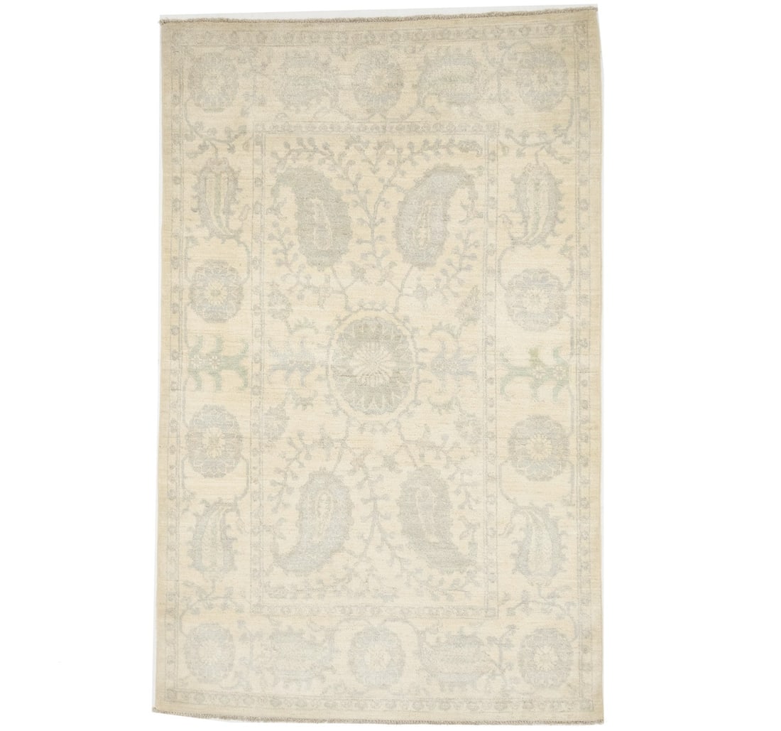 Handspun Wool Chobi Peshawar Rug 4' x 6' Floral Design Eco-Friendly: Handspun Wool Chobi Peshawar Rug 4' x 6' Floral Design Eco-Friendly Enhance your living space with this exquisite Handspun Wool Chobi Peshawar Rug. Measuring 3'10" x 6'1", this area rug features a bea