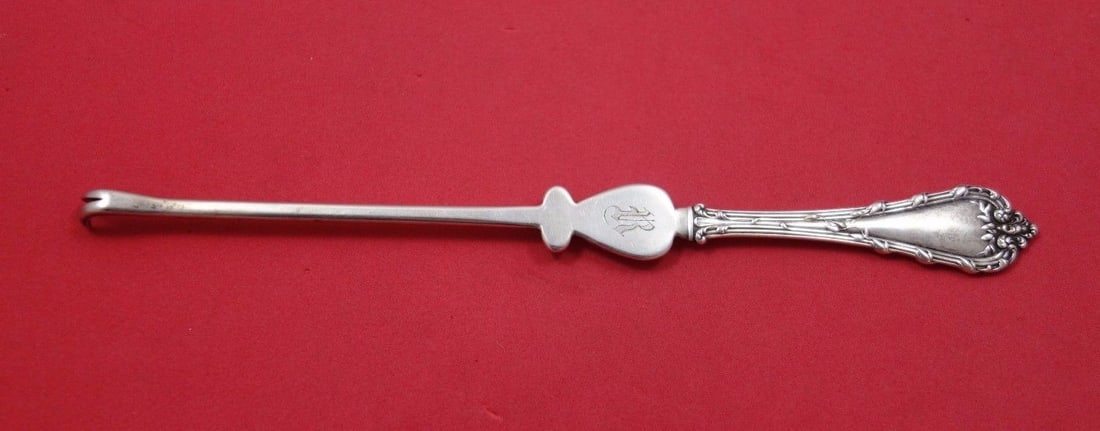 Durgin Madame Royale Sterling Silver Lobster Pick 8 1/8": Durgin Madame Royale Sterling Silver Lobster Pick 8 1/8" Introducing the Madame Royale Lobster Pick by Durgin, crafted from high-quality sterling silver. This exquisite piece dates back to the period 