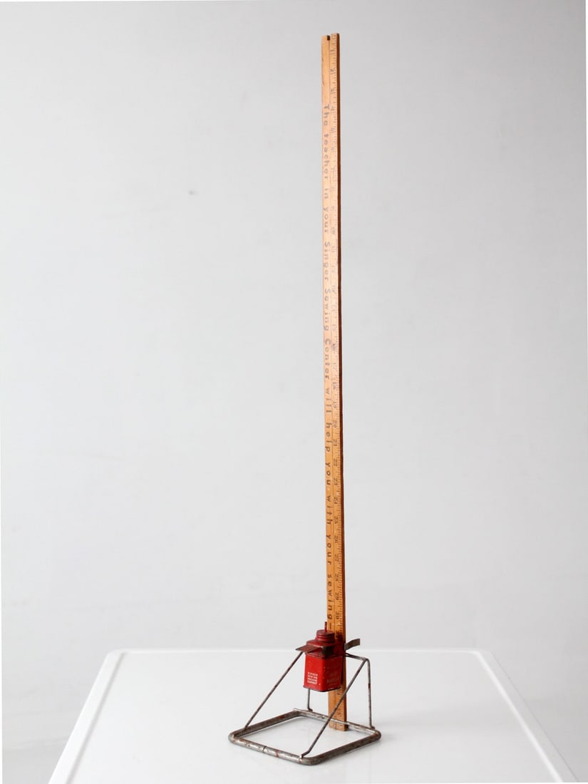 Singer Sewing Center advertising hem marker with yardstick (1 of 13)