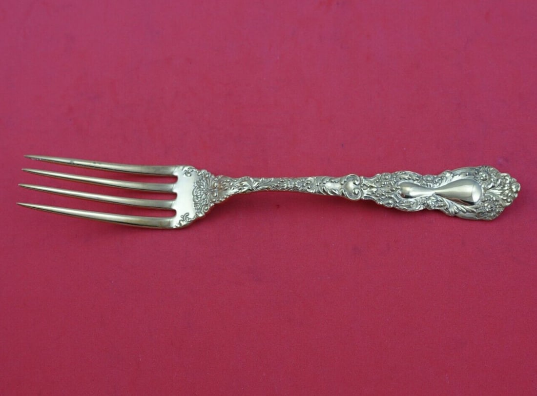 Gorham Imperial Chrysanthemum Vermeil Sterling Silver Fork 6 3/4": Gorham Imperial Chrysanthemum Vermeil Sterling Silver Fork 6 3/4" This exquisite 6 3/4" regular fork features the elegant Imperial Chrysanthemum Vermeil pattern by Gorham. Crafted from high-quality st