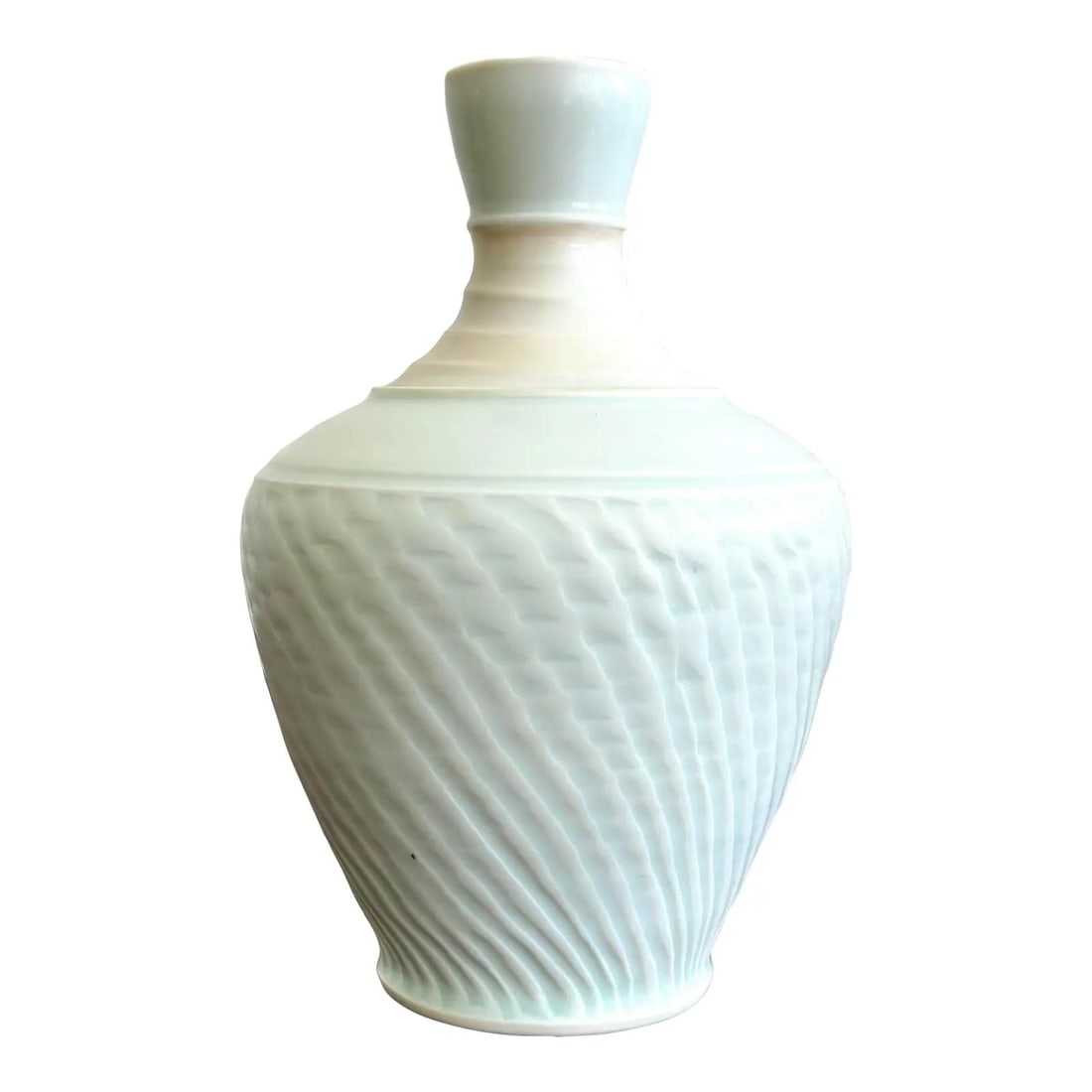 Vintage Celadon Pottery Vase with Textured Design: Vintage Celadon Pottery Vase with Textured Design Discover the elegance of this vintage Boho original studio pottery vase, showcasing a beautiful celadon glaze that reflects a soft, pale blue-green hu