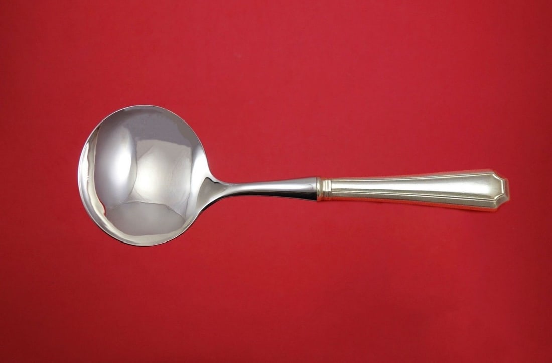 Durgin-Gorham Fairfax Sterling Silver Gravy Ladle 8 Inch Custom Serving: Durgin-Gorham Fairfax Sterling Silver Gravy Ladle 8 Inch Custom Serving This elegant gravy ladle from the Fairfax pattern by Durgin-Gorham is a stunning addition to any dining collection. Crafted from
