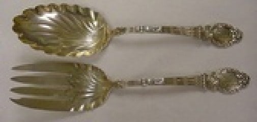 Durgin Sterling Silver Salad Serving Set Gold Washed No Pattern 8 7/8": Durgin Sterling Silver Salad Serving Set Gold Washed No Pattern 8 7/8" This exquisite salad serving set, crafted by Durgin, features a sophisticated gold-washed finish and is made of high-quality ster