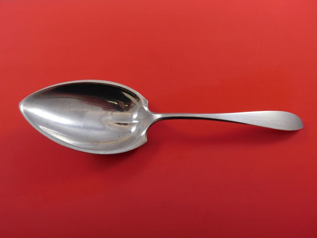 Reed and Barton French Antique Sterling Spoon 9 5/8 Pointed Bowl: Reed and Barton French Antique Sterling Spoon 9 5/8 Pointed Bowl This stunning French Antique Vegetable Spoon by Reed & Barton features a pointed bowl design, measuring 9 5/8 inches in length. Crafted