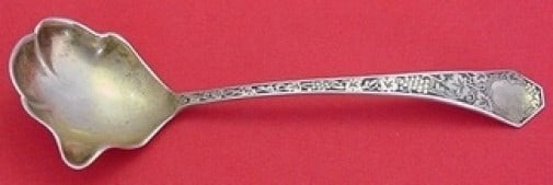 SSMC-Saart Grape Sterling Silver Sauce Ladle 6 Inch with Spout: SSMC-Saart Grape Sterling Silver Sauce Ladle 6 Inch with Spout This exquisite sauce ladle features a classic Grape pattern by SSMC-Saart, crafted from high-quality sterling silver. The ladle measures 