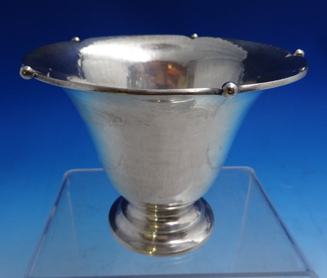 Daniel Pederson Arts and Crafts Sterling Silver Gravy Boat Pedestal: Daniel Pederson Arts and Crafts Sterling Silver Gravy Boat Pedestal Discover the exquisite craftsmanship of this Arts and Crafts style gravy boat, expertly handwrought in sterling silver (.925) by Dan