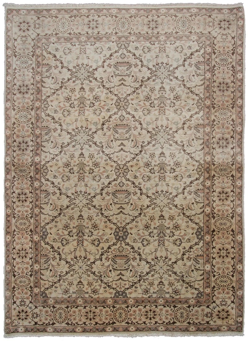 Hand Knotted Pakistani Wool Area Rug 4 x 6 Floral Vase Ivory: Hand Knotted Pakistani Wool Area Rug 4 x 6 Floral Vase Ivory This rare vintage handmade Pakistani wool rug features a fine hand-knotted weave and an elegant floral vase pattern. Crafted in the mid-20t