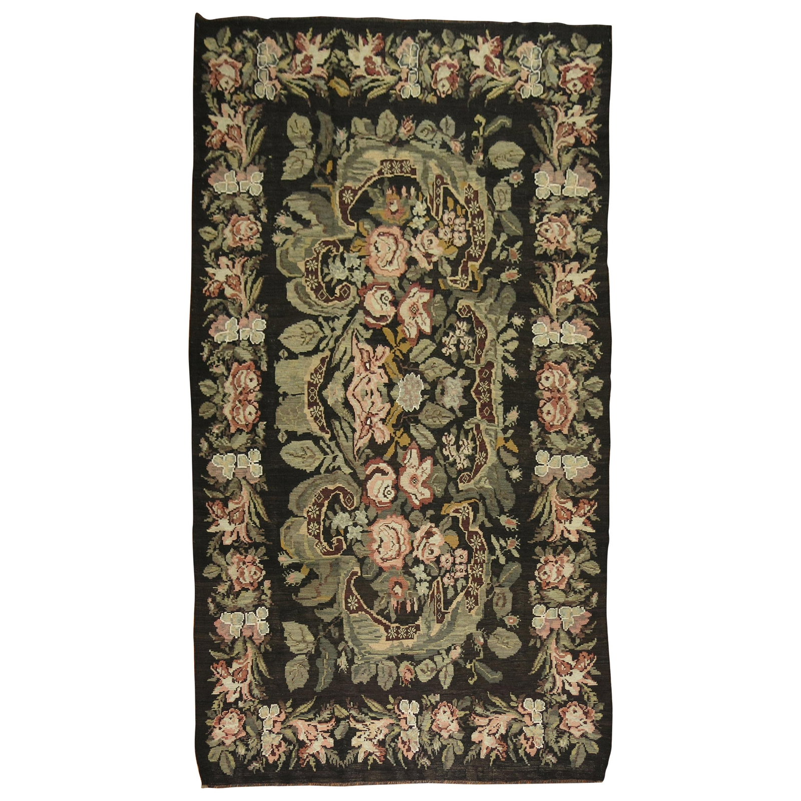 Circa 1940 Russian Wool Bessarabian Kilim 86 x 144 in: Circa 1940 Russian Wool Bessarabian Kilim 86 x 144 in This vintage Bessarabian Kilim from the 1940s features a gallery-size format and is crafted from wool. Originating from Russia, the rug showcases 