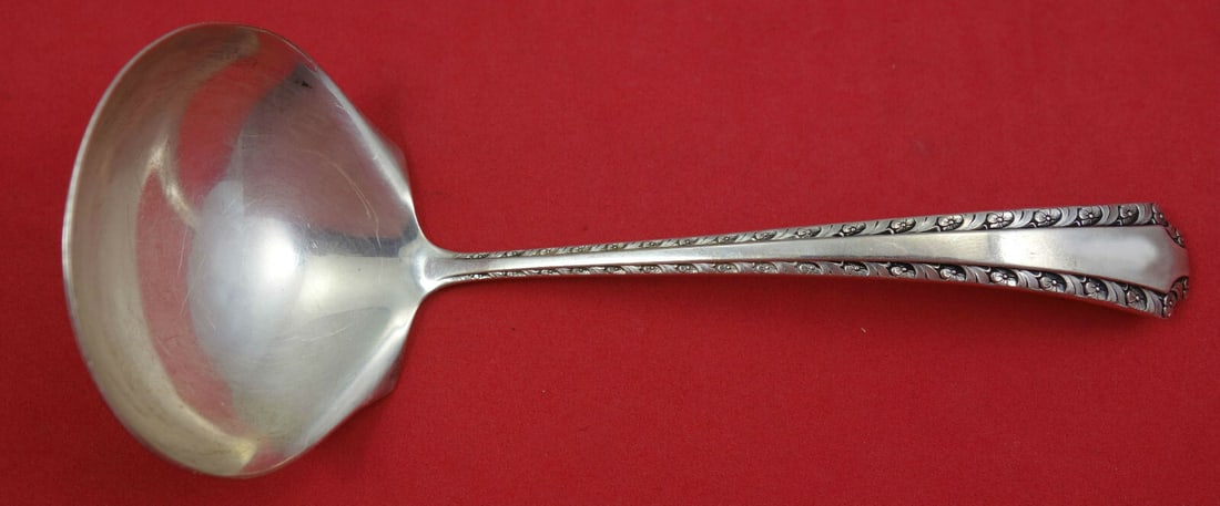 Wallace Larkspur Sterling Silver Gravy Ladle 5.5 Inch Serving: Wallace Larkspur Sterling Silver Gravy Ladle 5.5 Inch Serving This exquisite gravy ladle, crafted in the elegant Larkspur pattern by Wallace, features a timeless design that enhances any dining experi