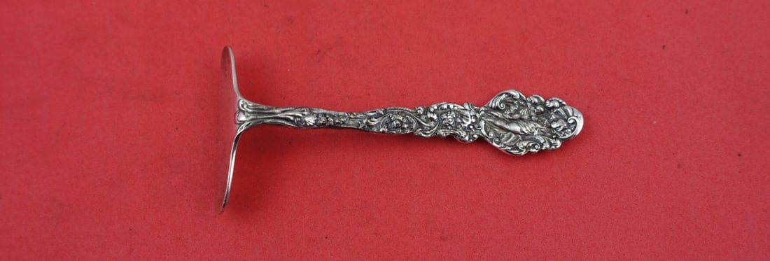 Gorham Versailles Sterling Silver Baby Food Pusher 3 3/4" Monogrammed Agnes: Gorham Versailles Sterling Silver Baby Food Pusher 3 3/4" Monogrammed Agnes This exquisite baby food pusher is part of the Versailles pattern by Gorham, crafted from high-quality sterling silver. Meas