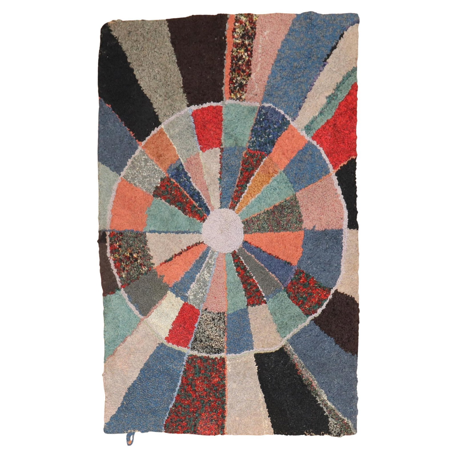 Mid-20th Century American Hand-Woven Jute Wool Scatter Rug: Mid-20th Century American Hand-Woven Jute Wool Scatter Rug Enhance your space with this compelling Mid-20th Century American hooked scatter rug, meticulously crafted with a combination of jute and woo