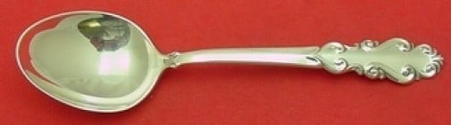Towle Esplanade Sterling Silver Place Soup Spoon 6 3/4": Towle Esplanade Sterling Silver Place Soup Spoon 6 3/4" Introducing the Esplanade by Towle Sterling Silver Place Soup Spoon, measuring 6 3/4". This elegant piece showcases the exquisite craftsmanship 