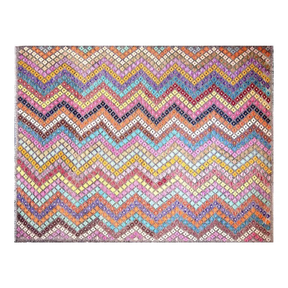 Handwoven Wool Kilim Rug in Tan Maimana Design 7'1" x 9'7": Handwoven Wool Kilim Rug in Tan Maimana Design 7'1" x 9'7" This Afghan Maimana flatweave kilim rug is crafted from wool using traditional rug-making techniques. Showcasing a blend of timeless craftsma