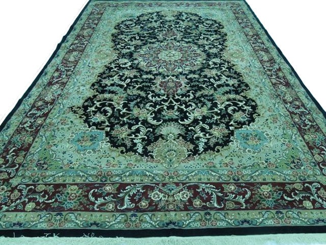 Handcrafted 12' x 18' Black Wool and Silk Area Rug: Handcrafted 12' x 18' Black Wool and Silk Area Rug Free continental US Shipping Introducing our luxurious 12' x 18' Black Wool and Silk Rug, a testament to elegance and refinement. Handcrafted with pr