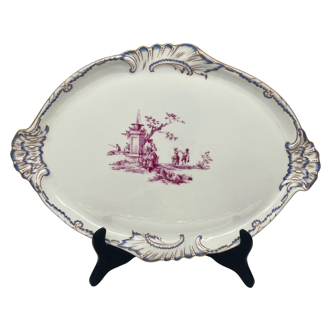 Herend Porcelain Oval Platter with Shell Handles Circa 1916: Herend Porcelain Oval Platter with Shell Handles Circa 1916 Experience the elegance of this antique Herend porcelain platter, crafted in Hungary circa 1916. This exquisite piece features a unique oval