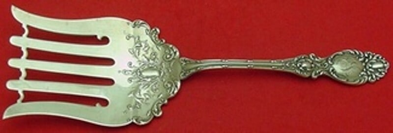 Wallace Lucerne Sterling Silver Asparagus Fork 9 3/4 Inch Serving Fork: Wallace Lucerne Sterling Silver Asparagus Fork 9 3/4 Inch Serving Fork This exquisite asparagus fork is part of the Lucerne pattern by Wallace, crafted from high-quality sterling silver. Measuring 9 3