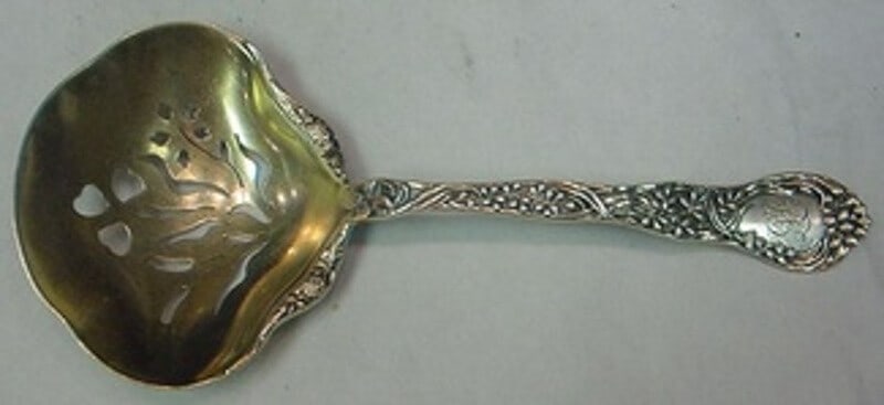 Gorham Meadow Sterling Silver Nut Spoon Pierced Clover Cattails 4.5 inch: Gorham Meadow Sterling Silver Nut Spoon Pierced Clover Cattails 4.5 inch This exquisite serving spoon from the Meadow pattern by Gorham is a stunning example of Victorian craftsmanship. Made from high