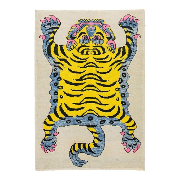 Turkish Art Deco Wool Rug Beige Tiger Design 5'5 x 7'8: Turkish Art Deco Wool Rug Beige Tiger Design 5'5 x 7'8 Enhance your living space with this stunning Turkish Art Deco wool rug featuring a beautiful beige backdrop adorned with striking black, yellow, 