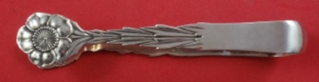 Floral Motif 950 Silver Japanese Sugar Serving Tong 4 5/8 Inch: Floral Motif 950 Silver Japanese Sugar Serving Tong 4 5/8 Inch This Japanese .950 silver sugar tong features a detailed floral motif and measures 4 5/8 inches in length. Crafted from high-purity silve